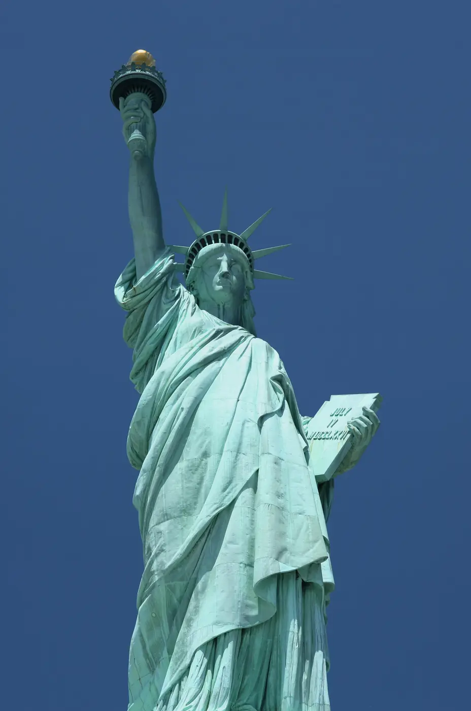 La Estatua de la Libertad, símbolo de bienvenida después de la ceremonia de juramento